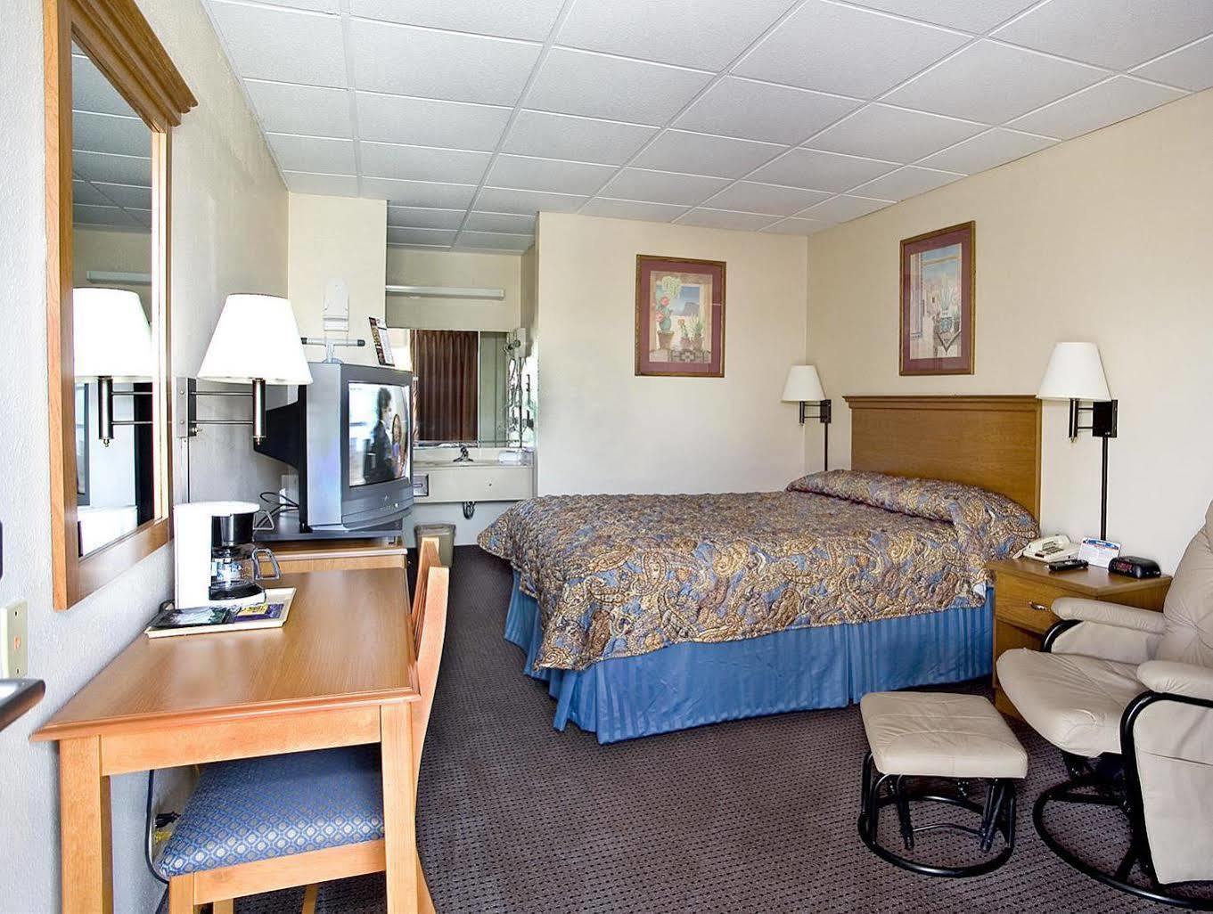 Americas Best Value Inn West Monroe Exterior photo